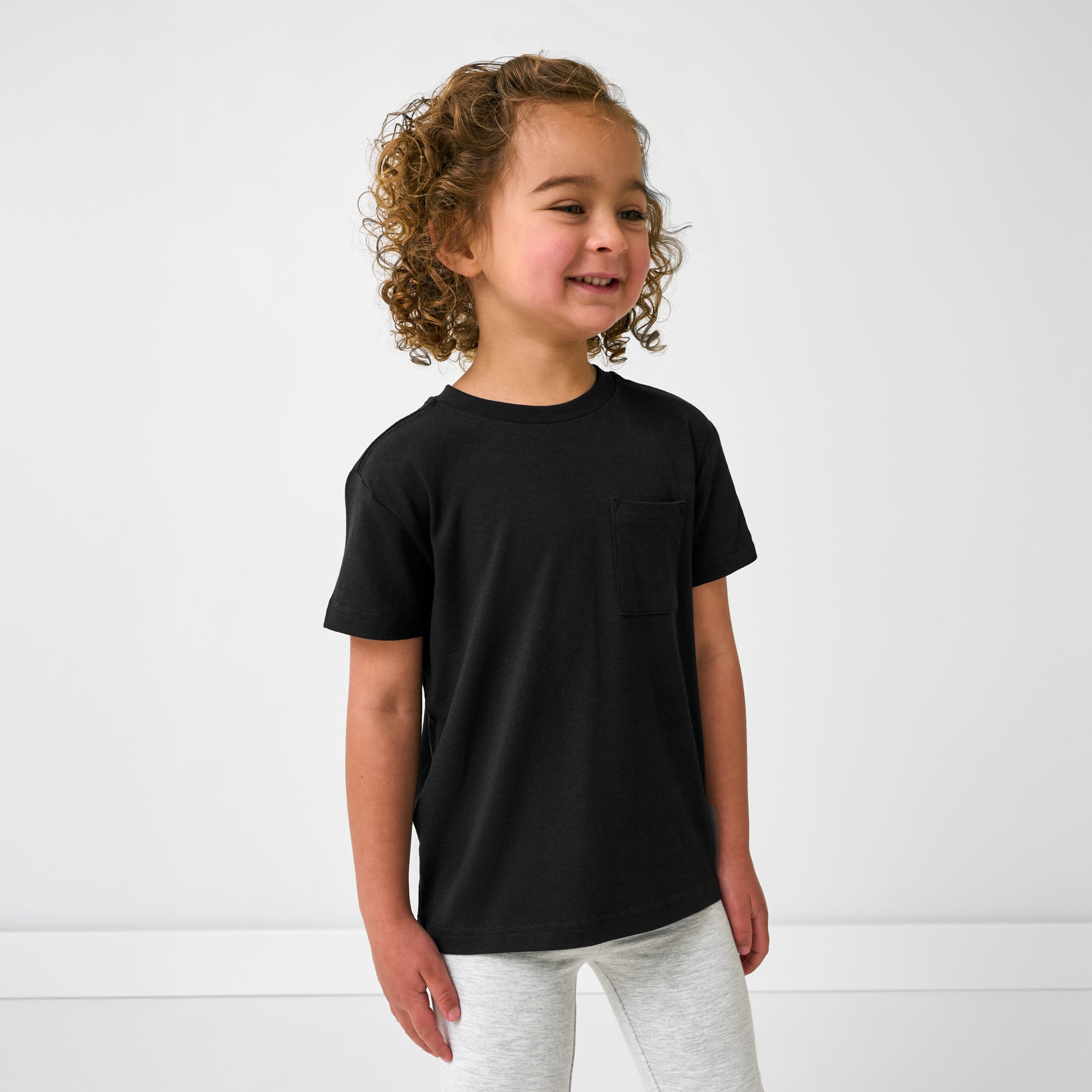 Black Short Sleeve Relaxed Pocket Tee - Image 5