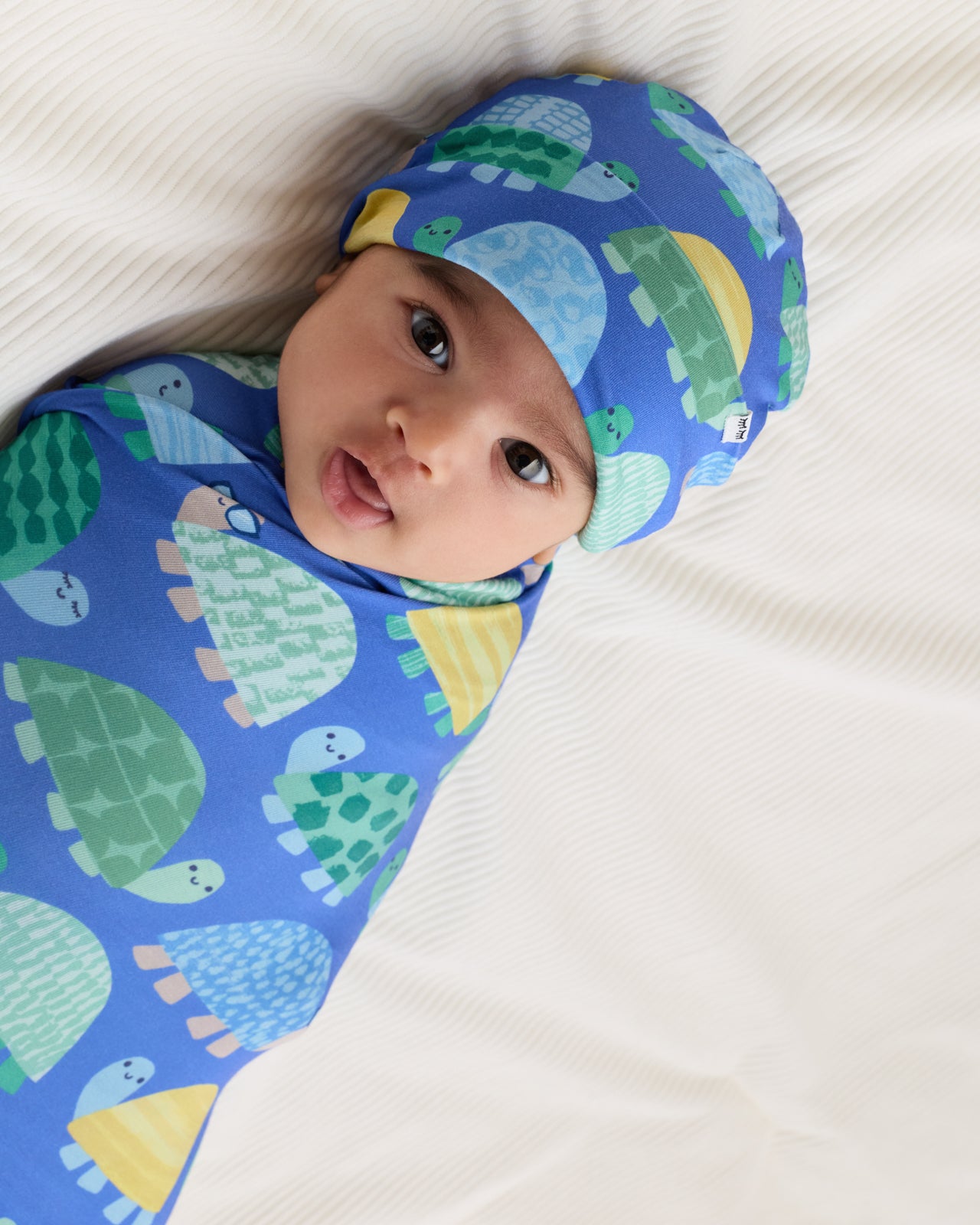 Shell Parade Swaddle & Hat Set - Image 3