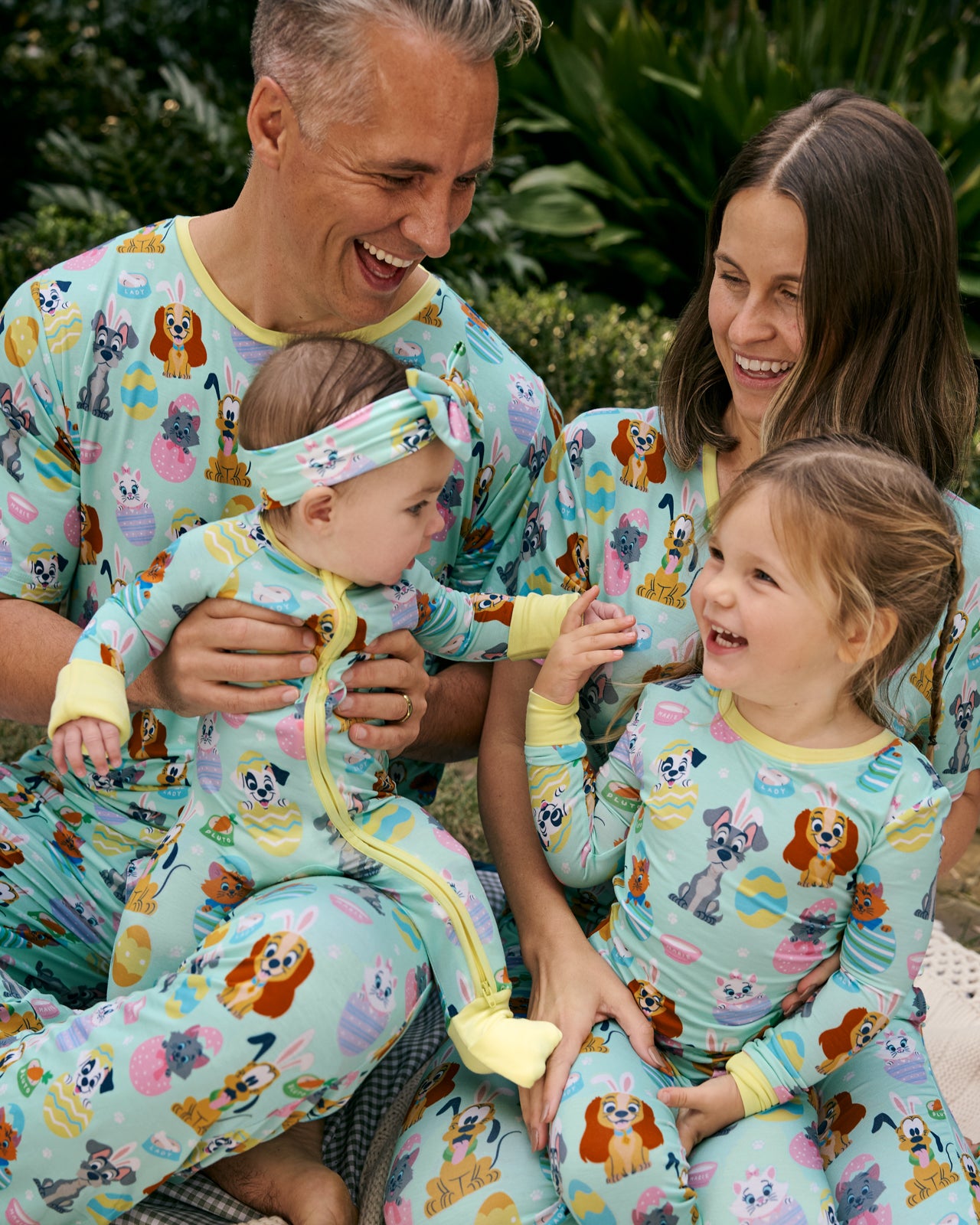 Disney Peekaboo Pets Men's Short Sleeve Pajama Top - Image 4